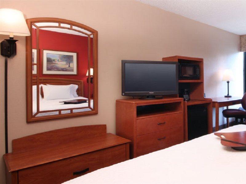 Best Western Plus Meadowlands Secaucus Exterior foto