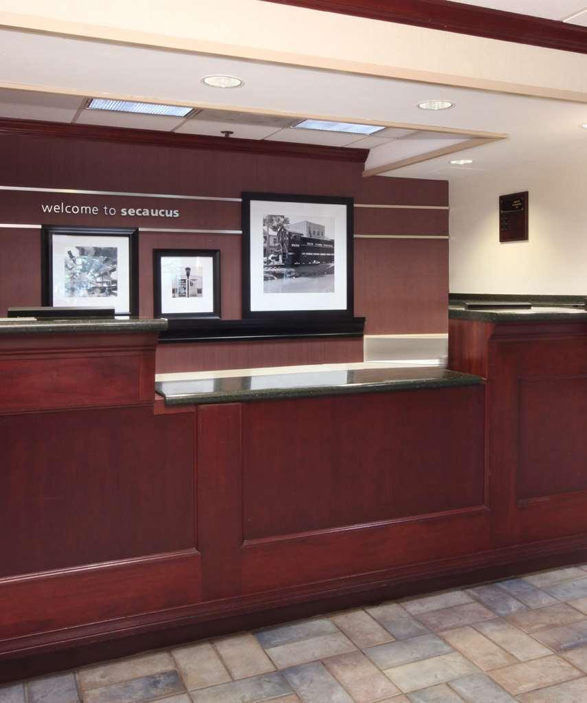 Best Western Plus Meadowlands Secaucus Exterior foto